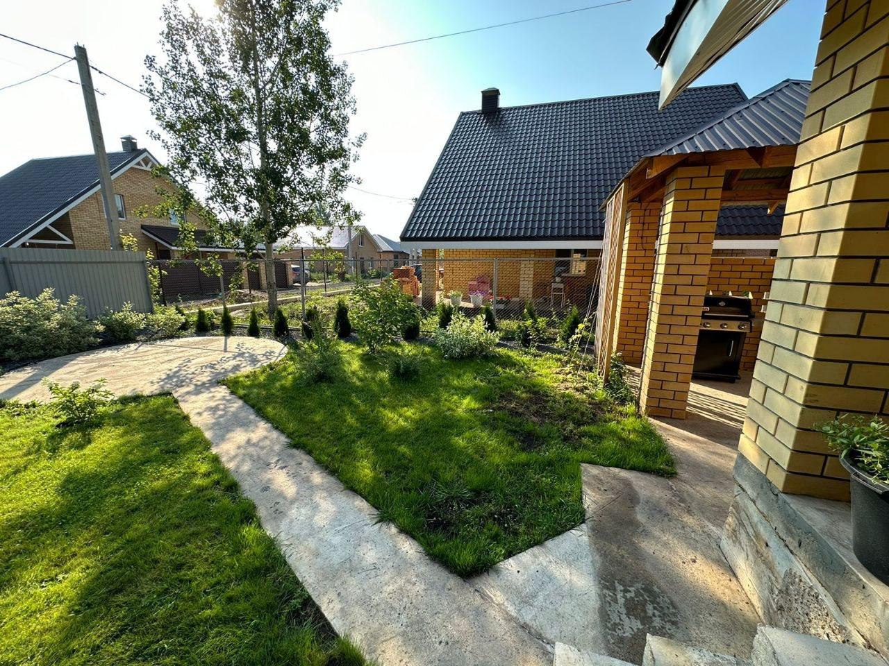 A Quiet Garden on 700 m², Shmidtovo